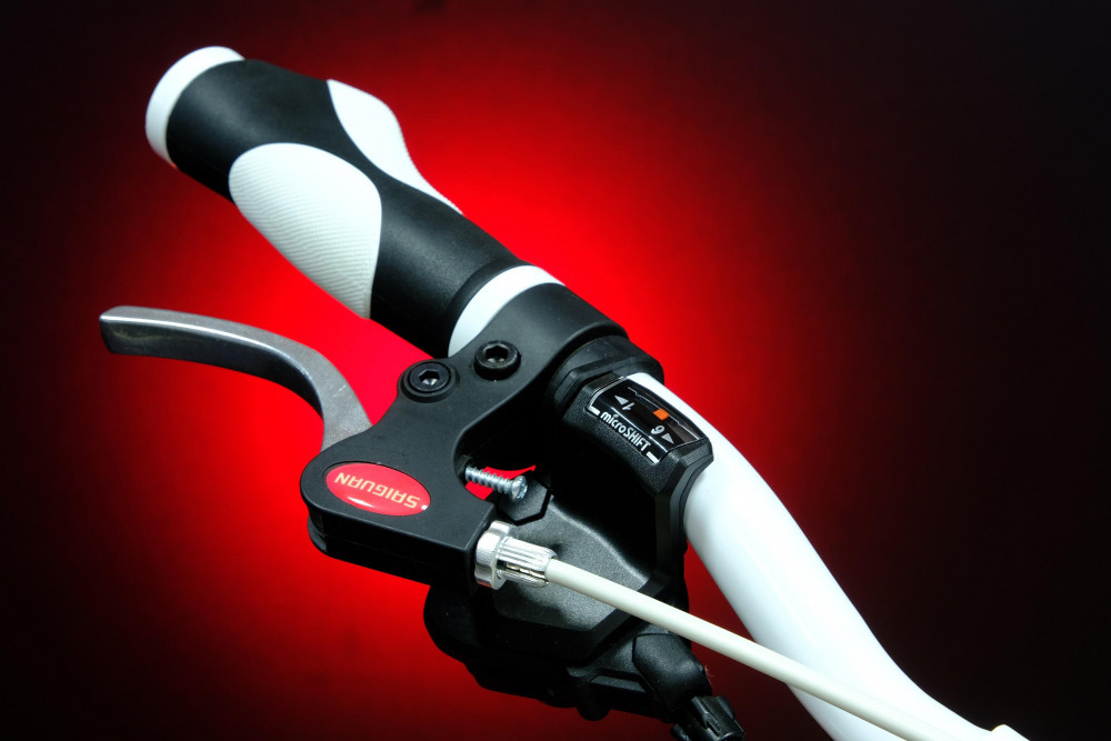 Lorak Shark 24 White Белый/Красный